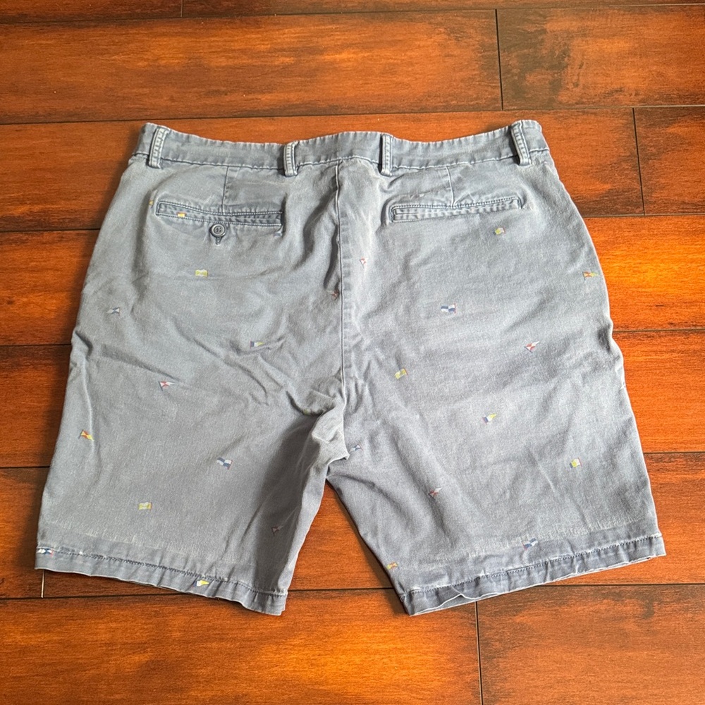 Old Navy Gray Embroidered Men's Shorts